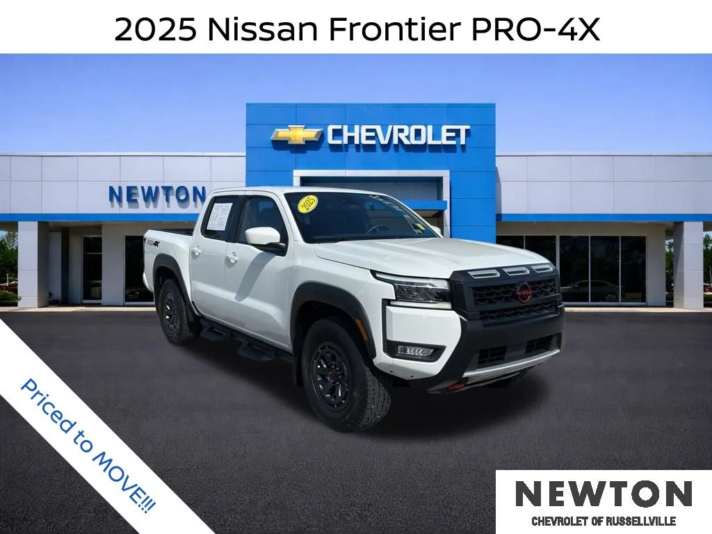 2025 Nissan Frontier PRO-4X Crew Cab 4X4's photo