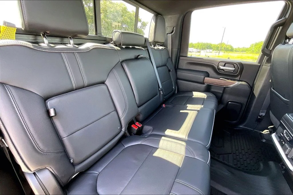 Used 2023 White Chevrolet High Country image 21