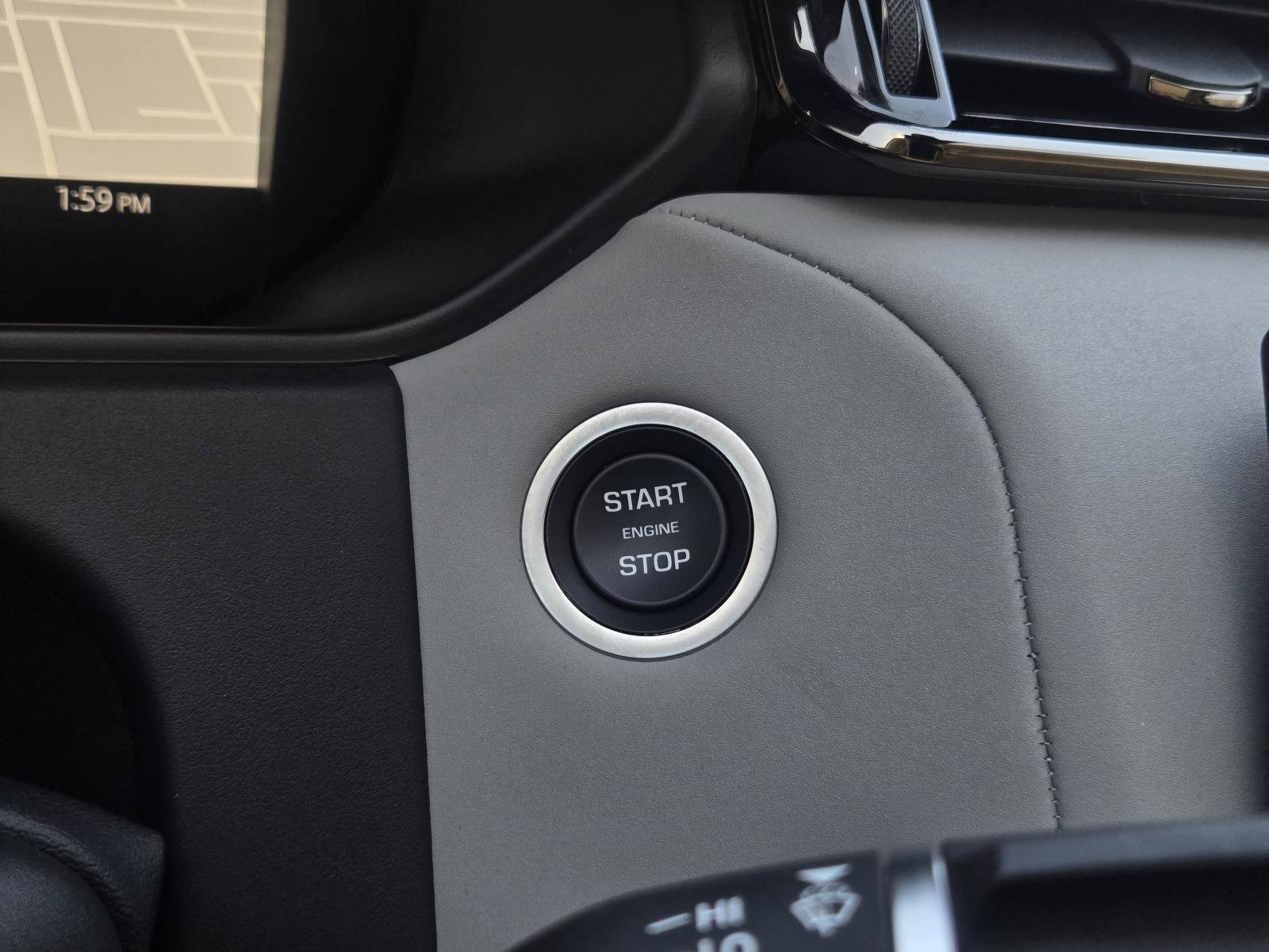 Used 2025 Fuji White Land Rover Dynamic SE image 21