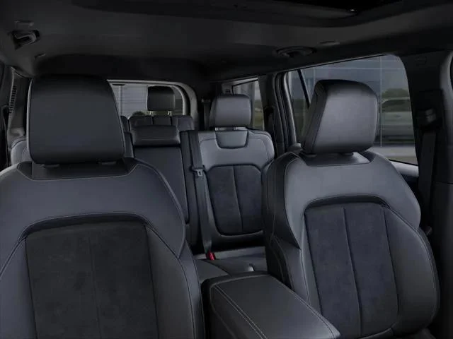 New 2026 Bright White Clear-Coat Exterior Paint Jeep Laredo image 54