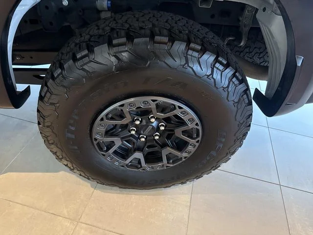 Used 2024 White Ford Raptor image 13