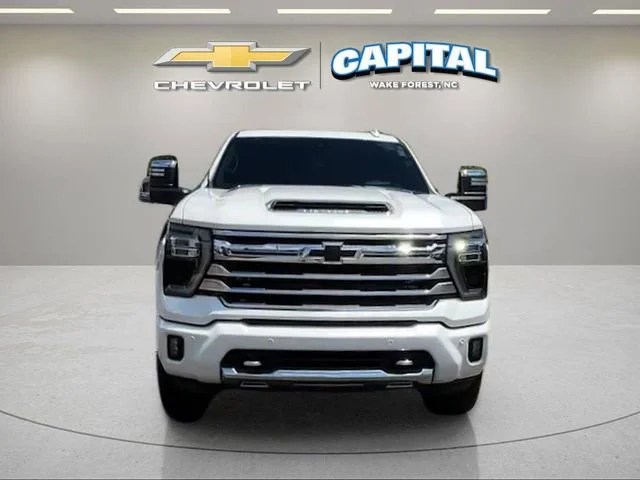 Used 2025 Iridescent Pearl Tricoat Chevrolet High Country image 8