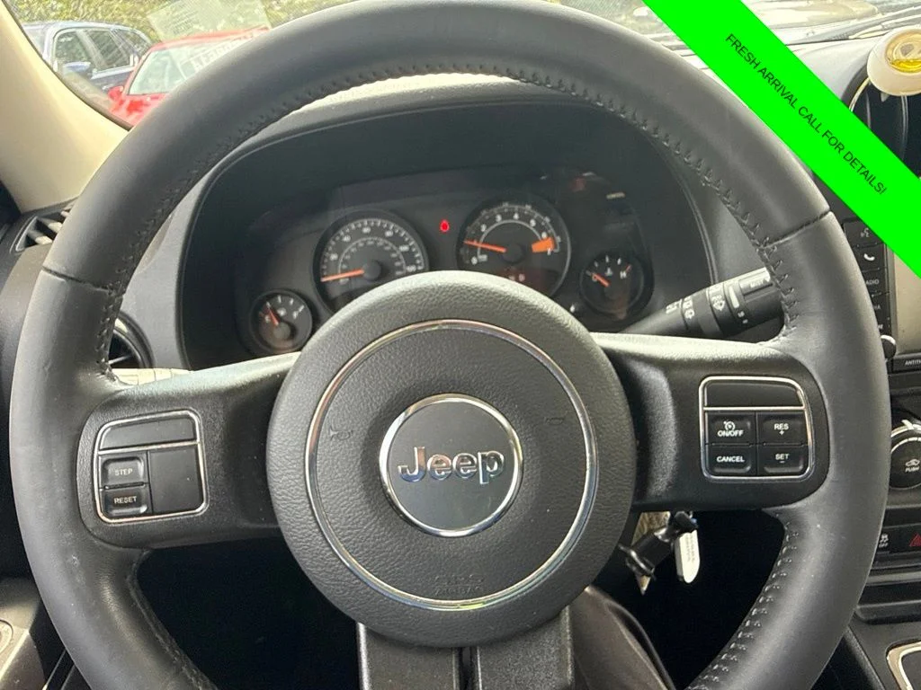 Used 2016 Gray Jeep Latitude image 22