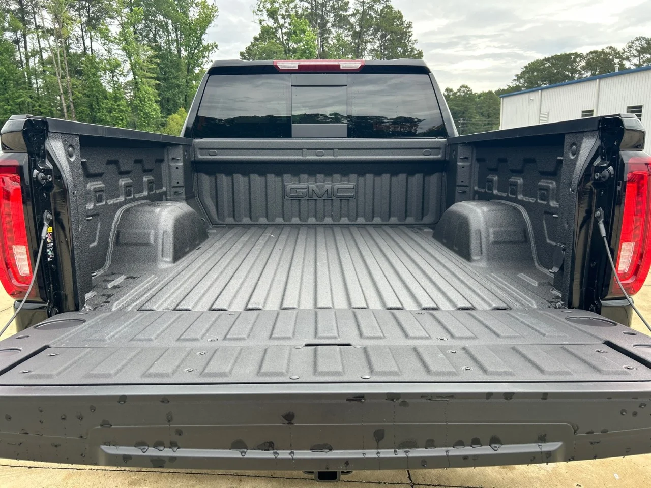 New 2026 Onyx Black GMC SLT image 7