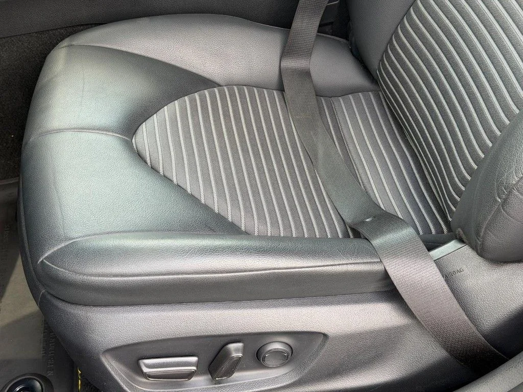 2024 Toyota Camry SE - Photo 24