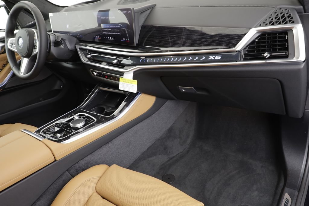 New 2026 Carbon Black Metallic BMW xDrive50e image 24