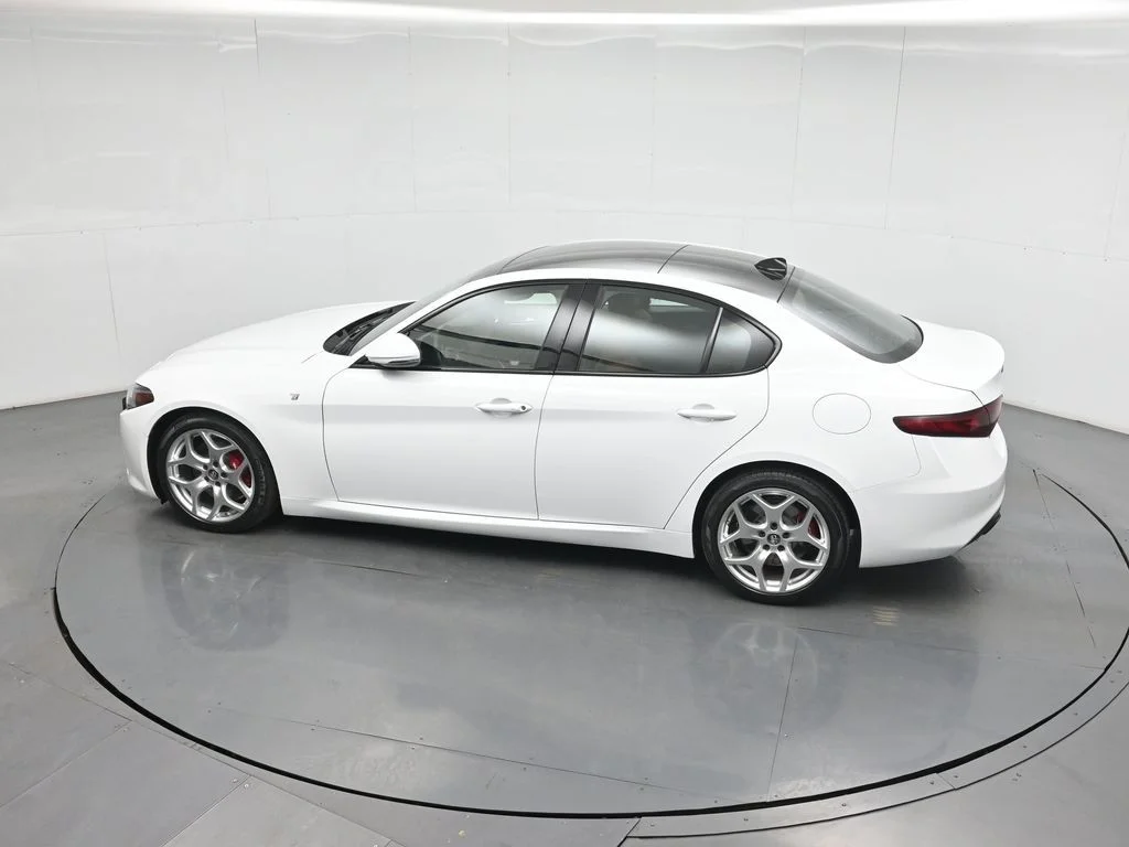 Used 2022 White Alfa Romeo Ti image 40