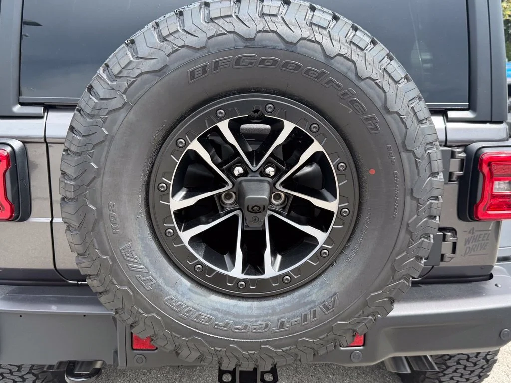 New 2027 Granite Crystal Metallic Clear-Coat Paint Jeep Willys 392 image 38