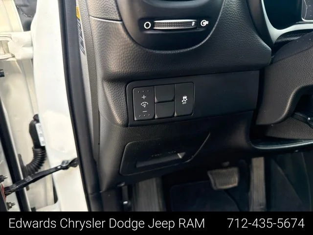 Used 2019 White Kia Plus image 16