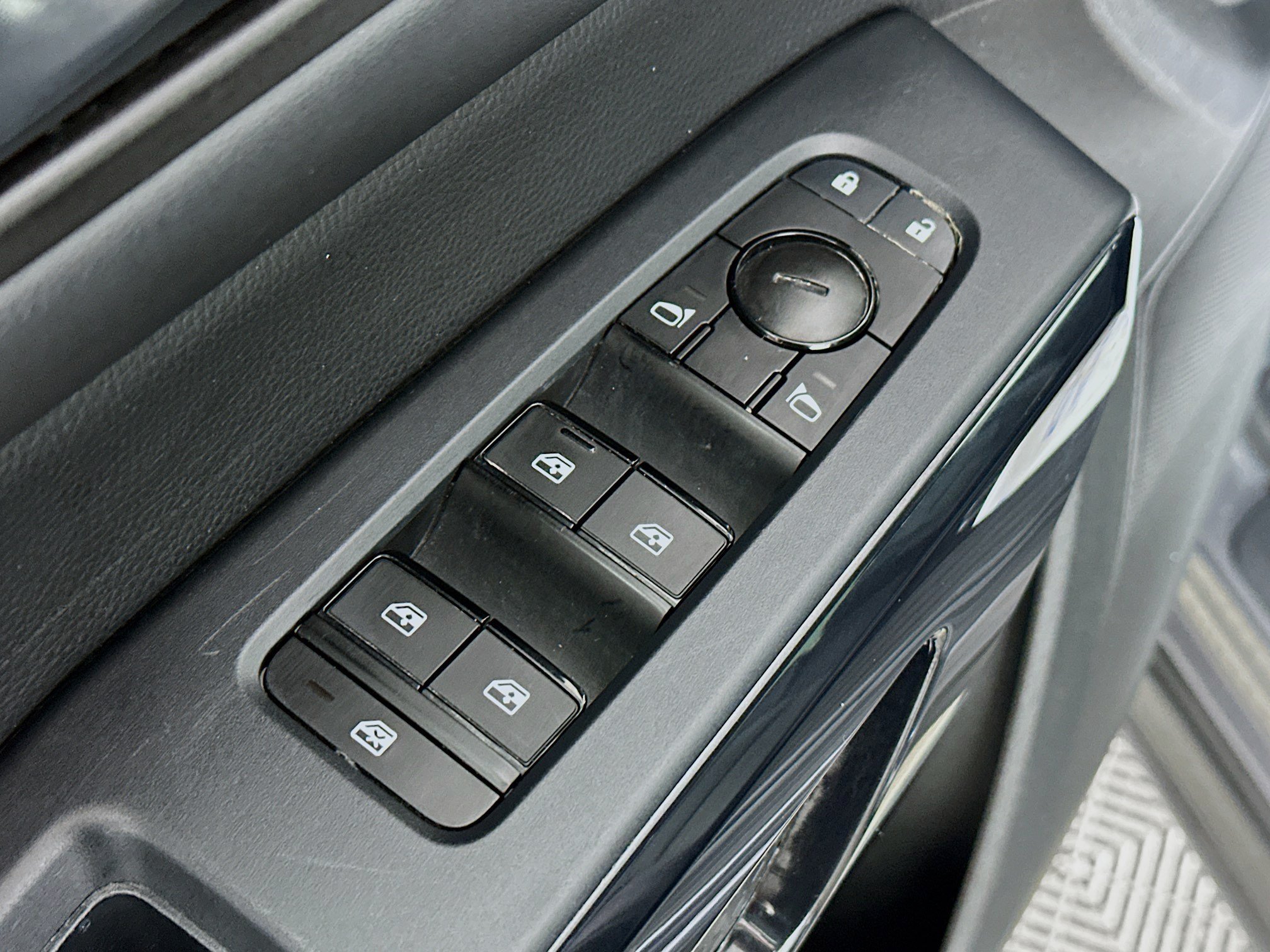 Used 2024 Gun Metallic Nissan SV image 18