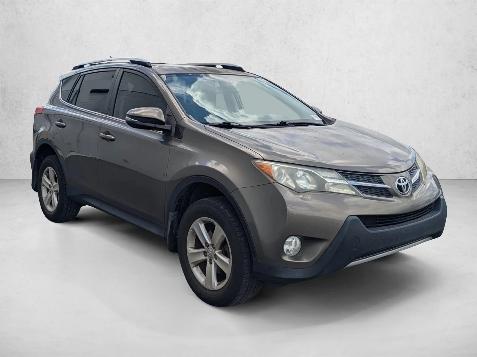Used 2014 Pyrite Mica Toyota XLE image 3