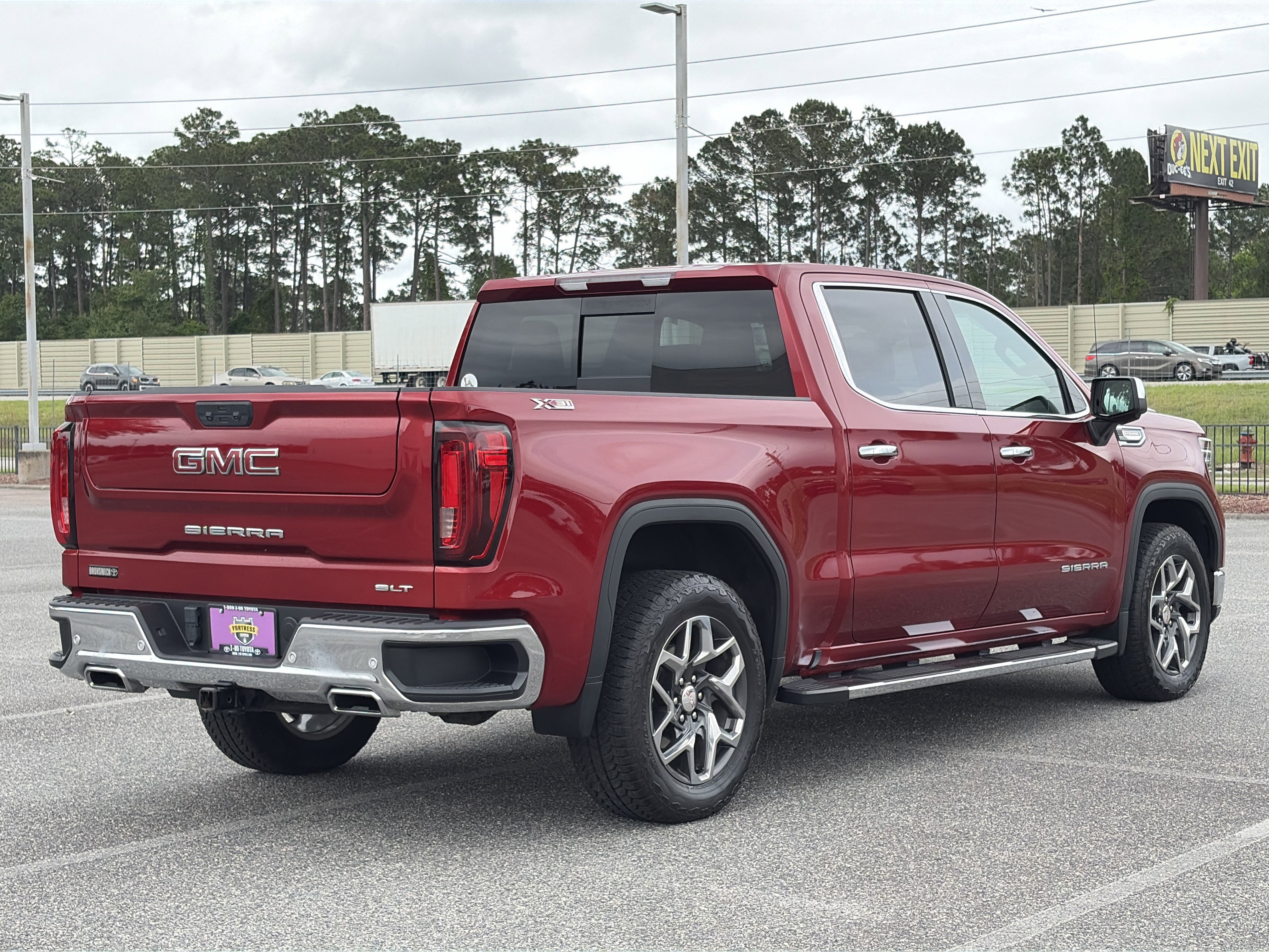 2024 GMC Sierra 1500 SLT - Photo 39