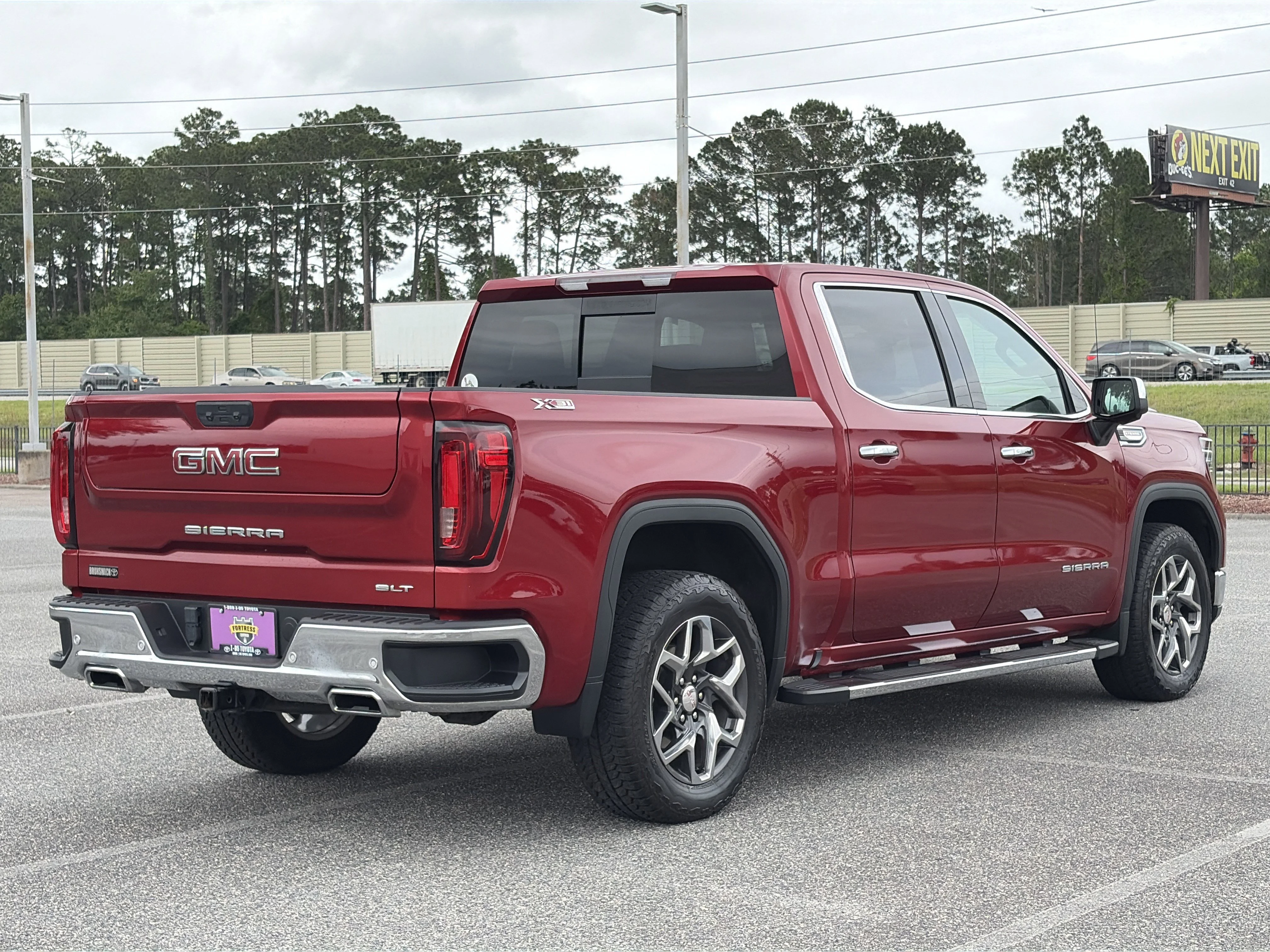 2024 GMC Sierra 1500 SLT - Photo 39