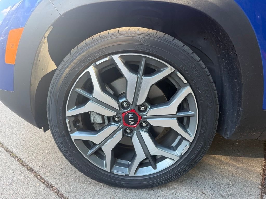 Used 2021 Neptune Blue Kia SX image 11