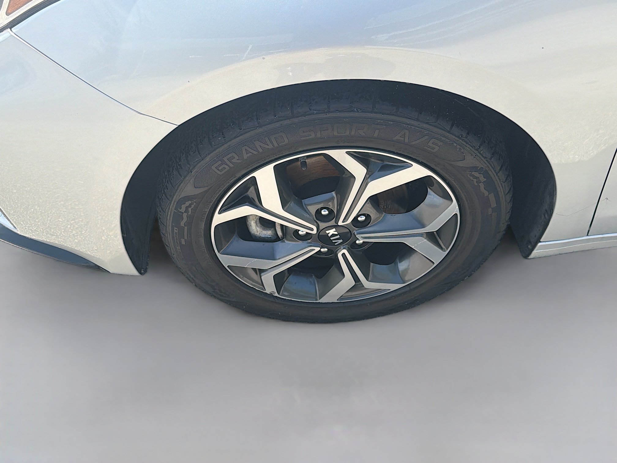 Used 2021 Silky Silver Kia LXS image 33