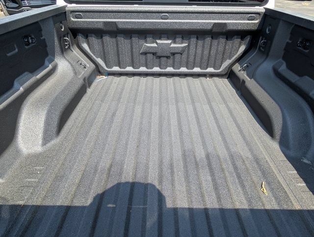 New 2026 Summit White Chevrolet Trail Boss image 29