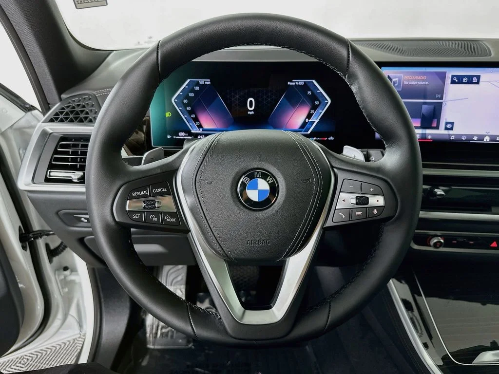 New 2026 Alpine White BMW xDrive40i image 12
