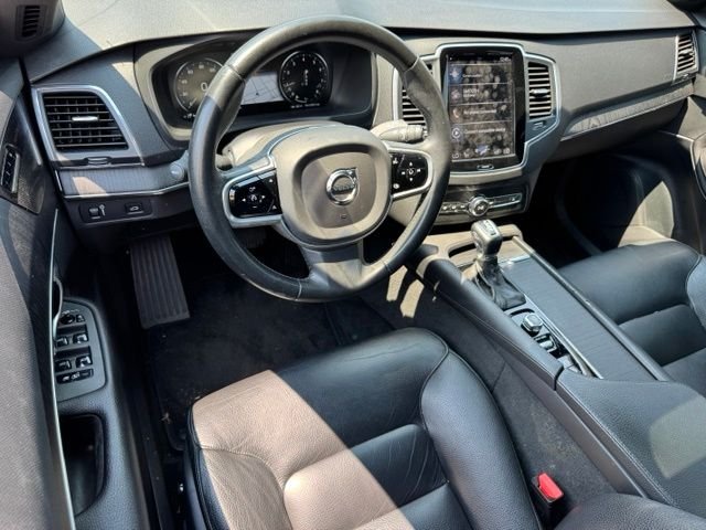 Used 2020 Black Volvo T6 Momentum image 16