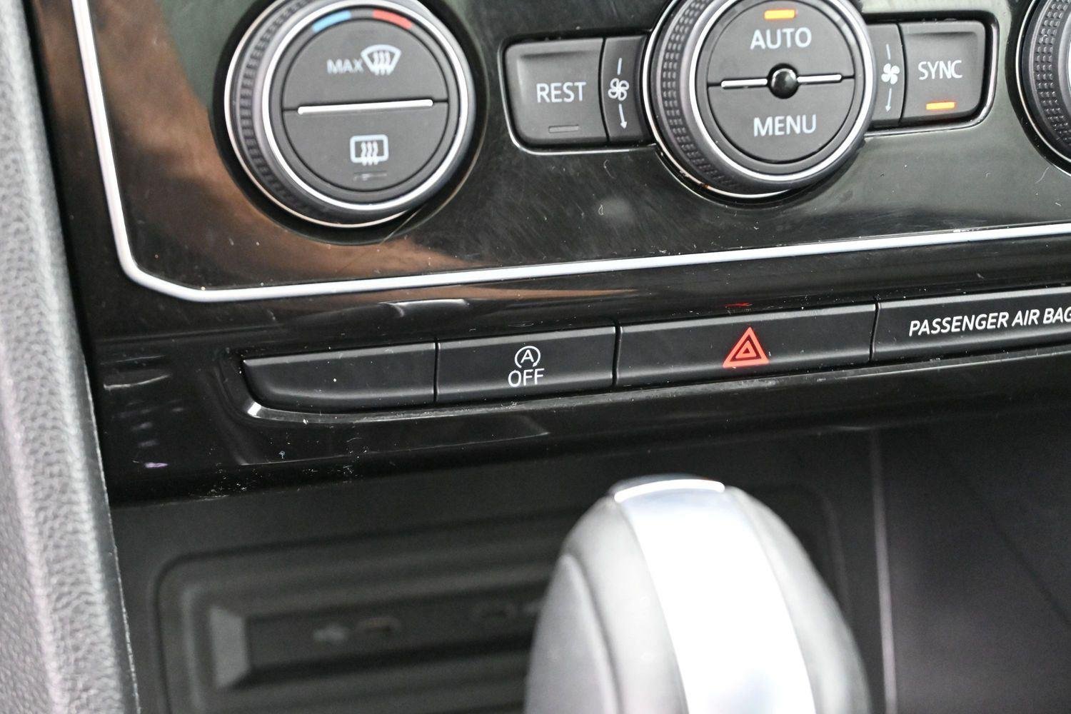 Used 2022 Pyrite Silver Metallic Volkswagen 2.0T SE w/Technology image 24