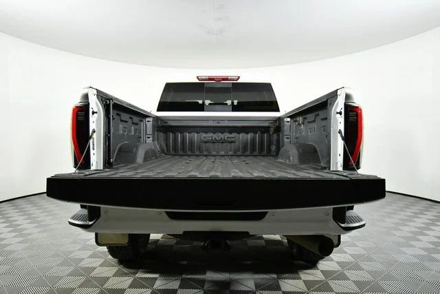 Used 2025 Summit White GMC AT4 image 27