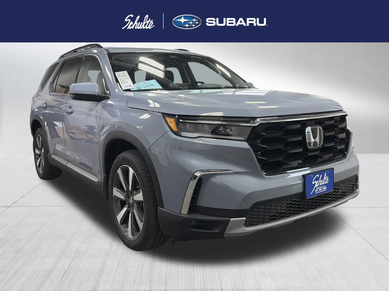 2025 Honda Pilot Touring AWD's photo