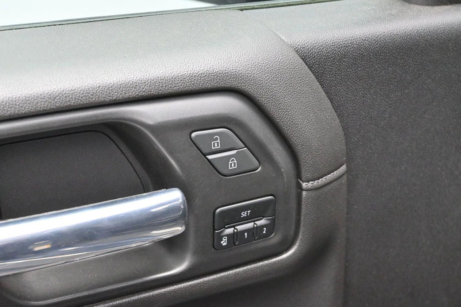 Used 2023 Northsky Blue Metallic Chevrolet High Country image 10