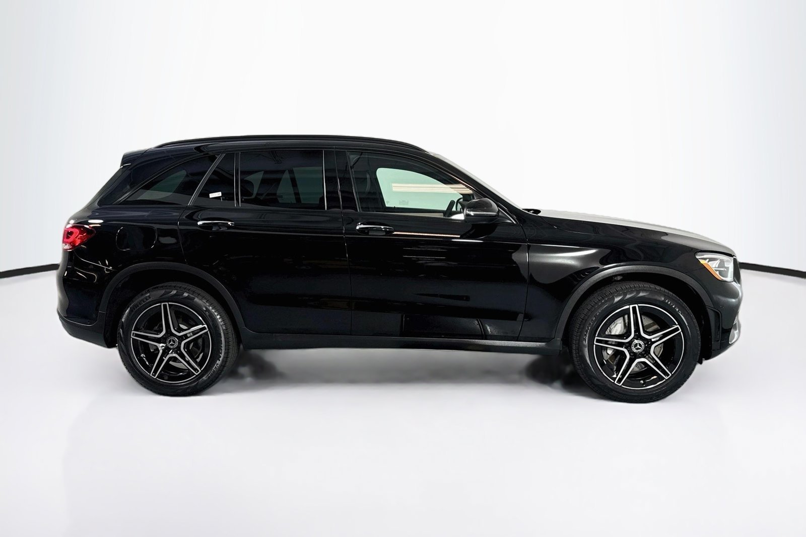 Certified Used 2022 Black Mercedes-Benz GLC 300 image 4
