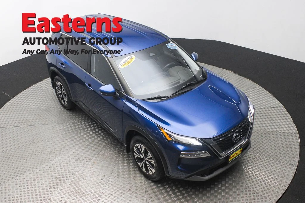 Used 2022 Blue Nissan SV image 3