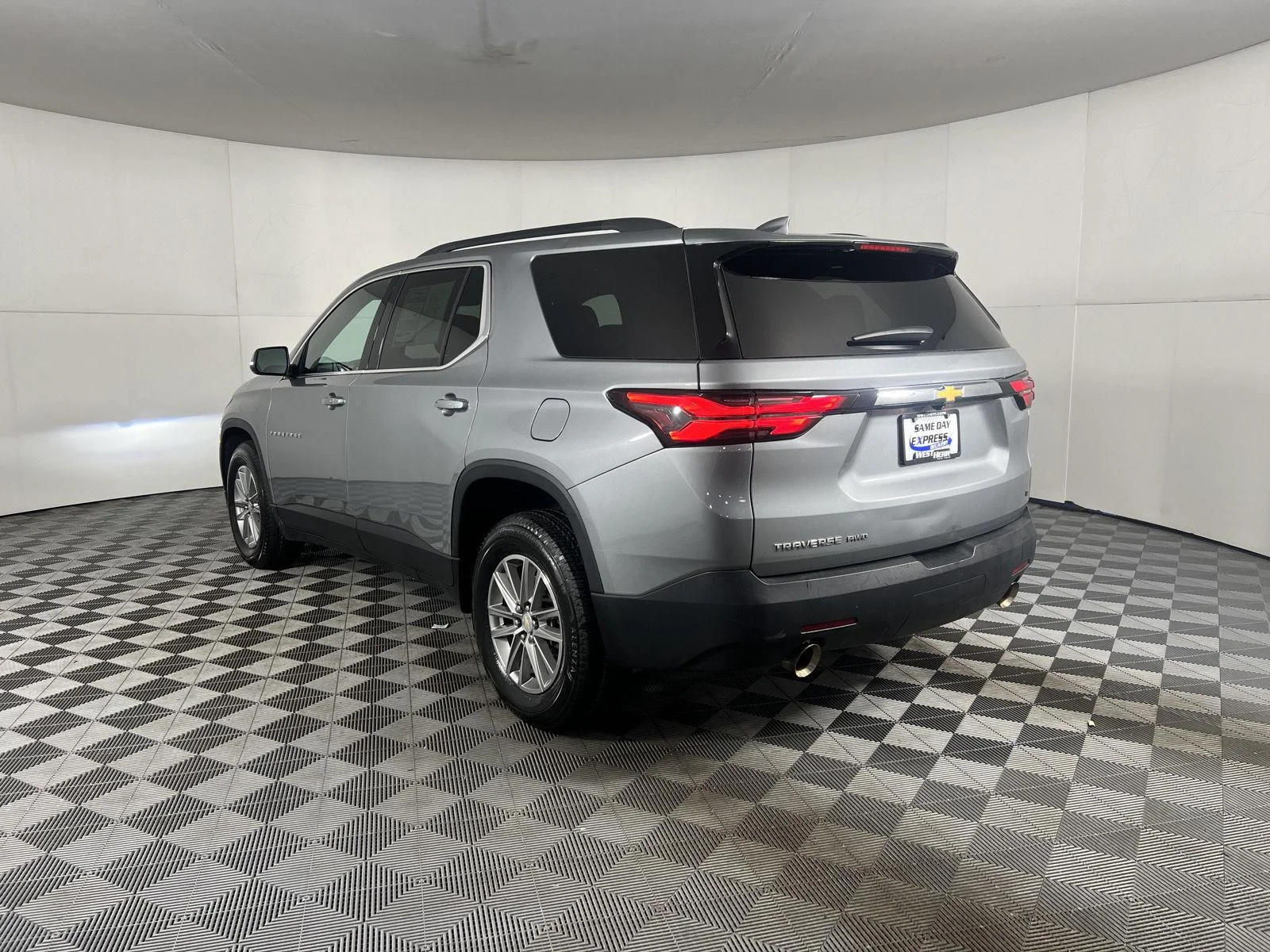 Used 2023 STERLING GRAY METALLIC Chevrolet LT Cloth image 2