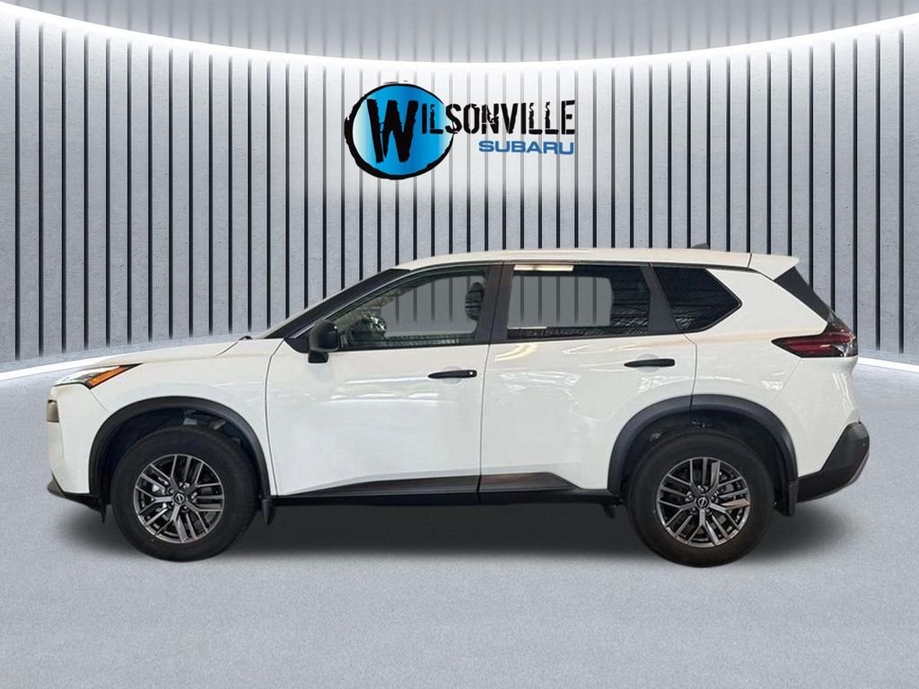 Used 2022 White Nissan S image 16