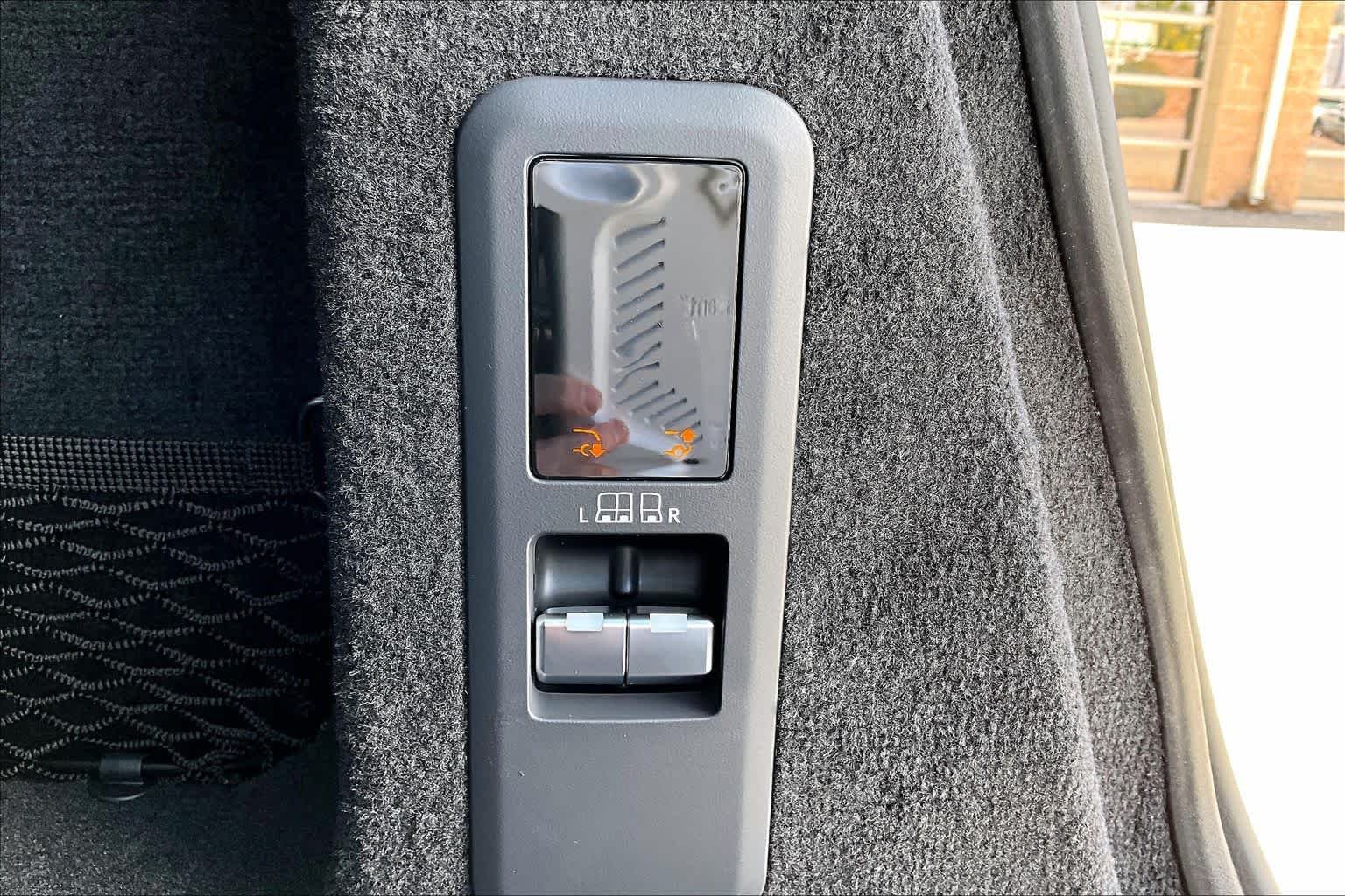 New 2026  Land Rover Dynamic SE image 20