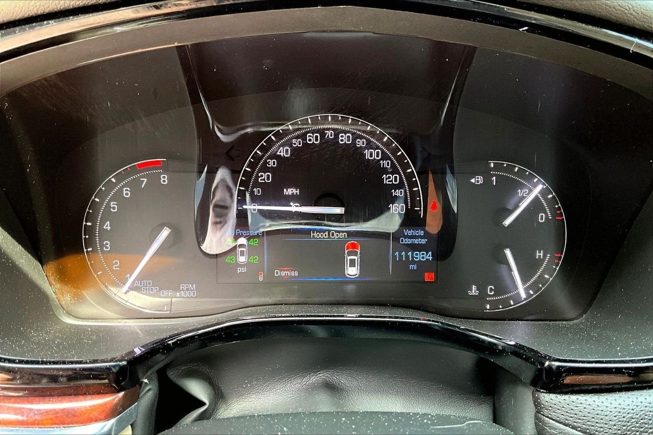 Used 2017 Silver Cadillac Luxury image 12