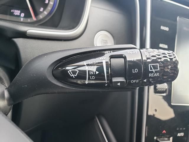 Used 2024 Silver Hyundai SEL image 22