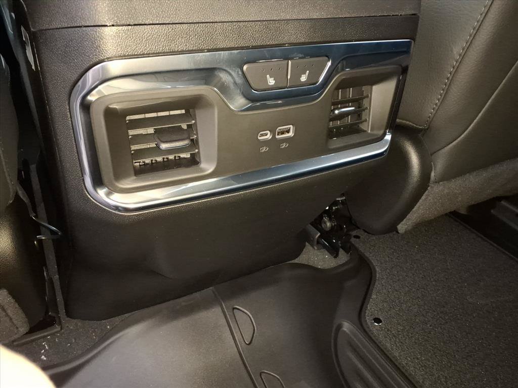 2026 GMC Sierra 3500HD Denali - Photo 4