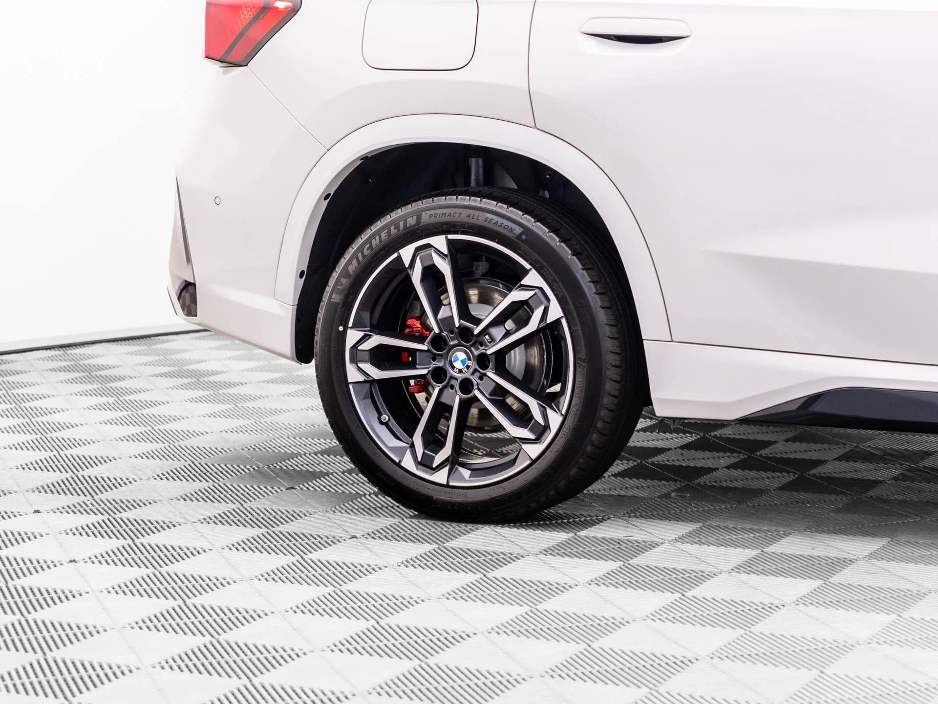 New 2026 White BMW xDrive28i image 37