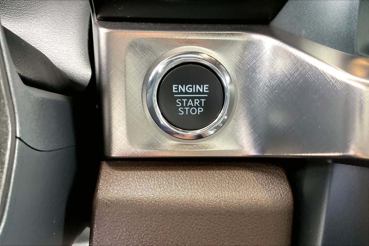 Used 2024 Glacier Gray Metallic TriCoat Ford King Ranch image 31