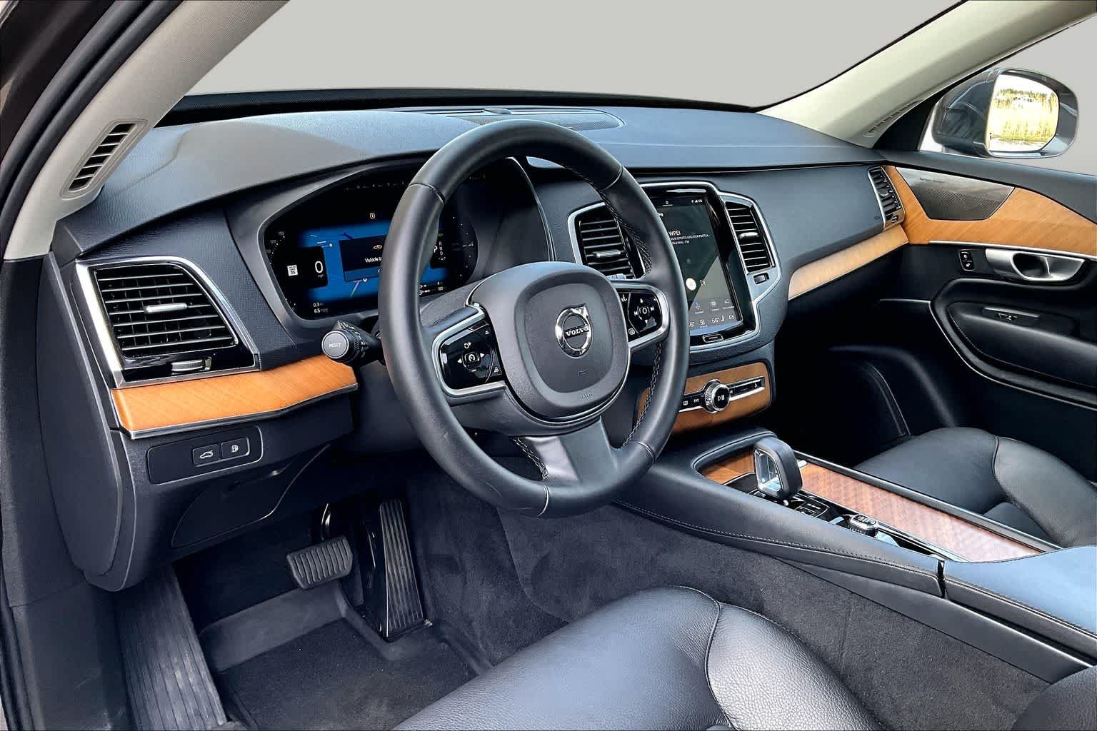 Used 2024 Platinum Grey Metallic Volvo Plus image 18