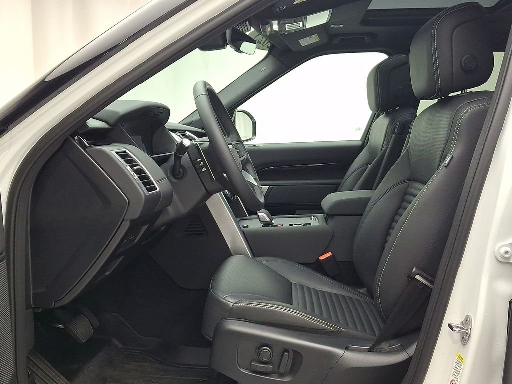 Certified Used 2025 Fuji White Land Rover S image 14