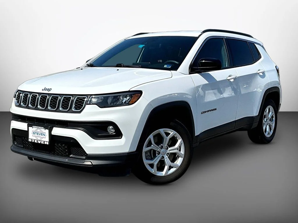 Certified Used 2024 White Jeep Latitude image 3