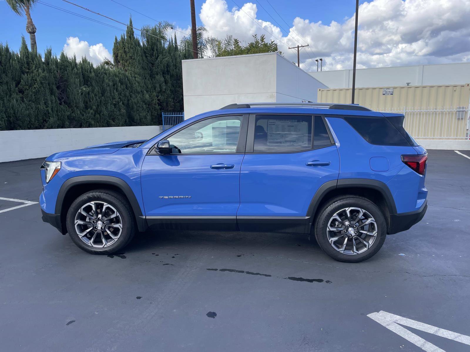 Used 2025 Rapids Metallic GMC Elevation image 8