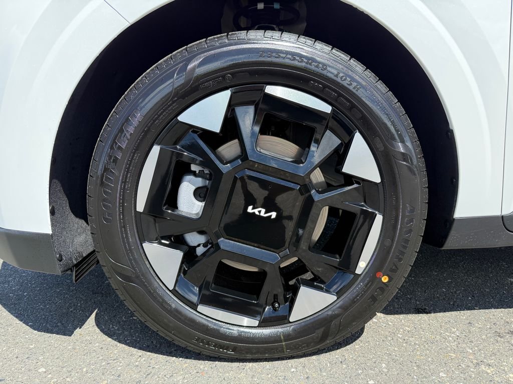 New 2026 Snow White Pearl Kia EX image 9