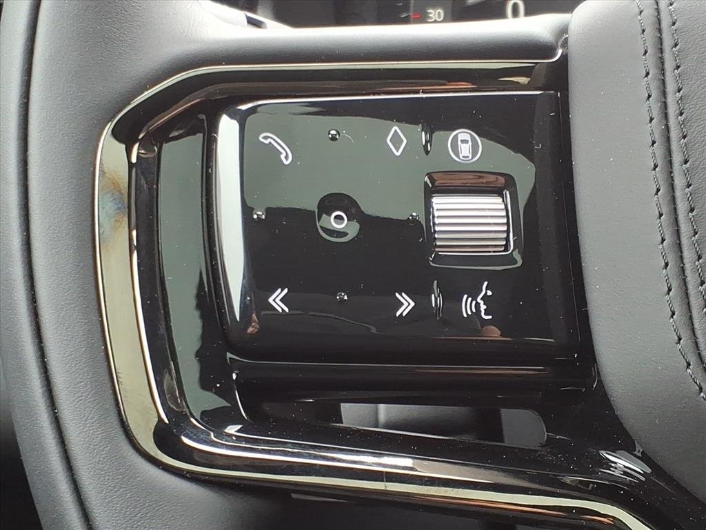 New 2026 Fuji White LAND ROVER Dynamic SE image 11