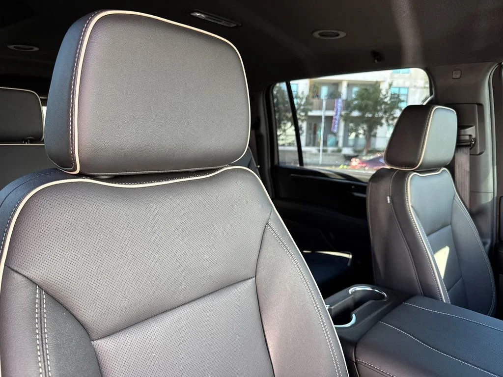 2026 Chevrolet Suburban Premier - Photo 10