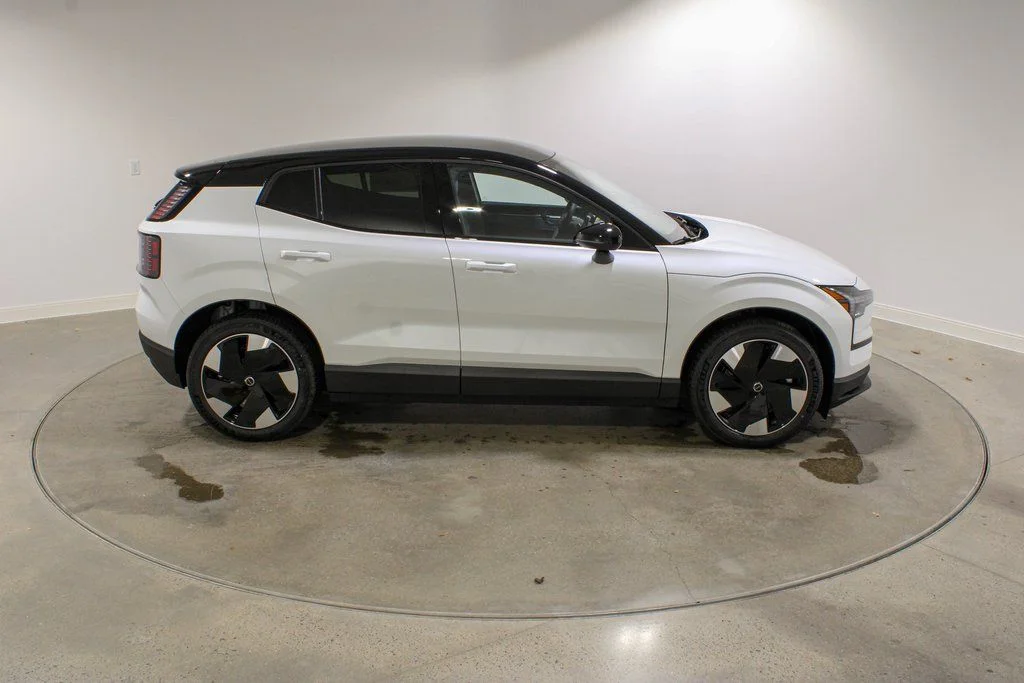 New 2026 Crystal White Volvo Twin Motor Performance Plus image 7