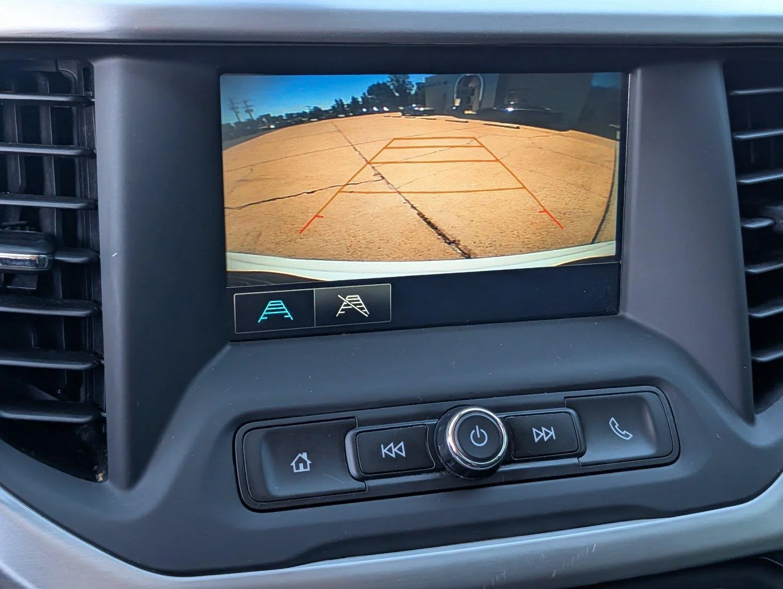 Used 2019 Summit White GMC SLE image 17