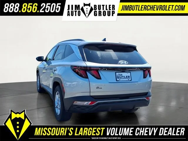 Used 2024  Hyundai SEL image 2