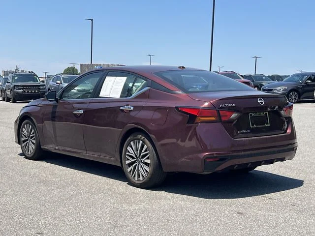 Used 2024 Red Nissan 2.5 SV image 11