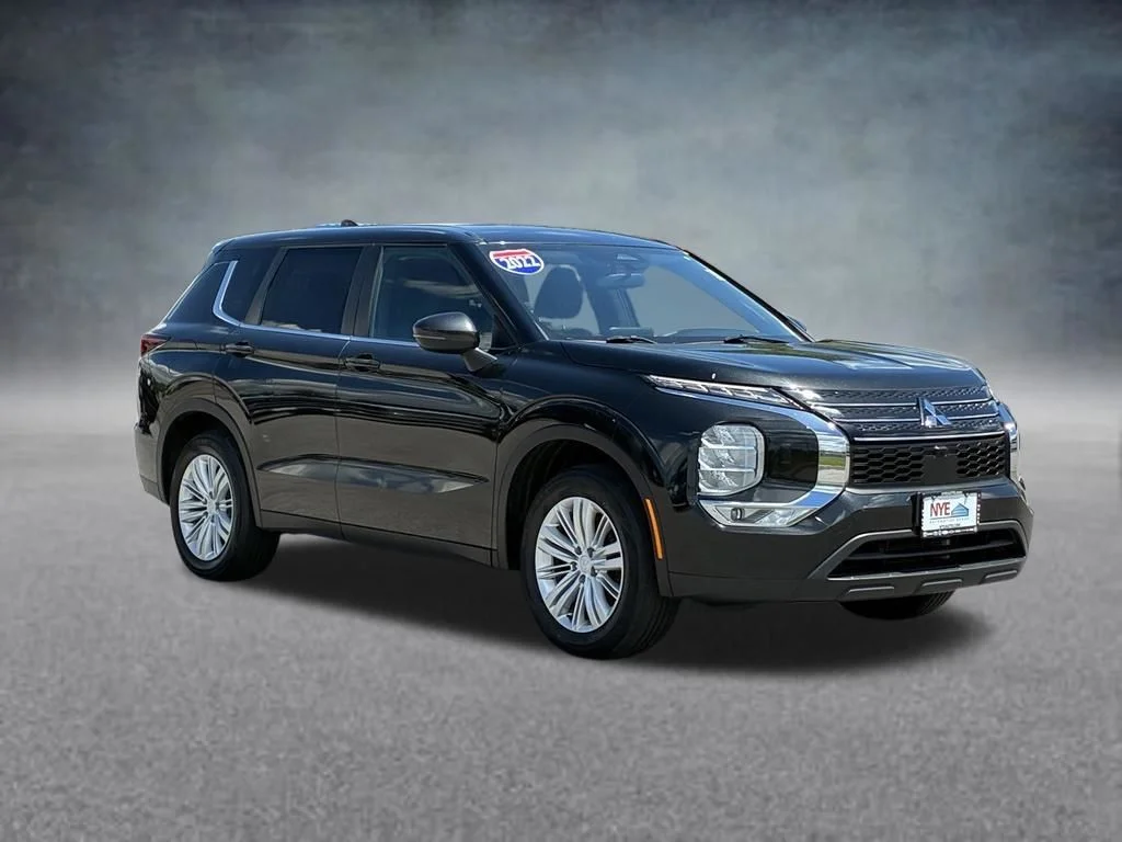 Used 2022  Mitsubishi ES image 7
