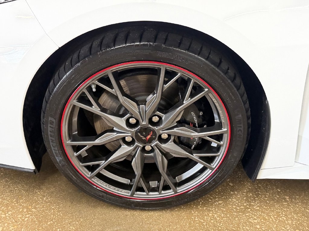 Used 2024 White Chevrolet Stingray image 16