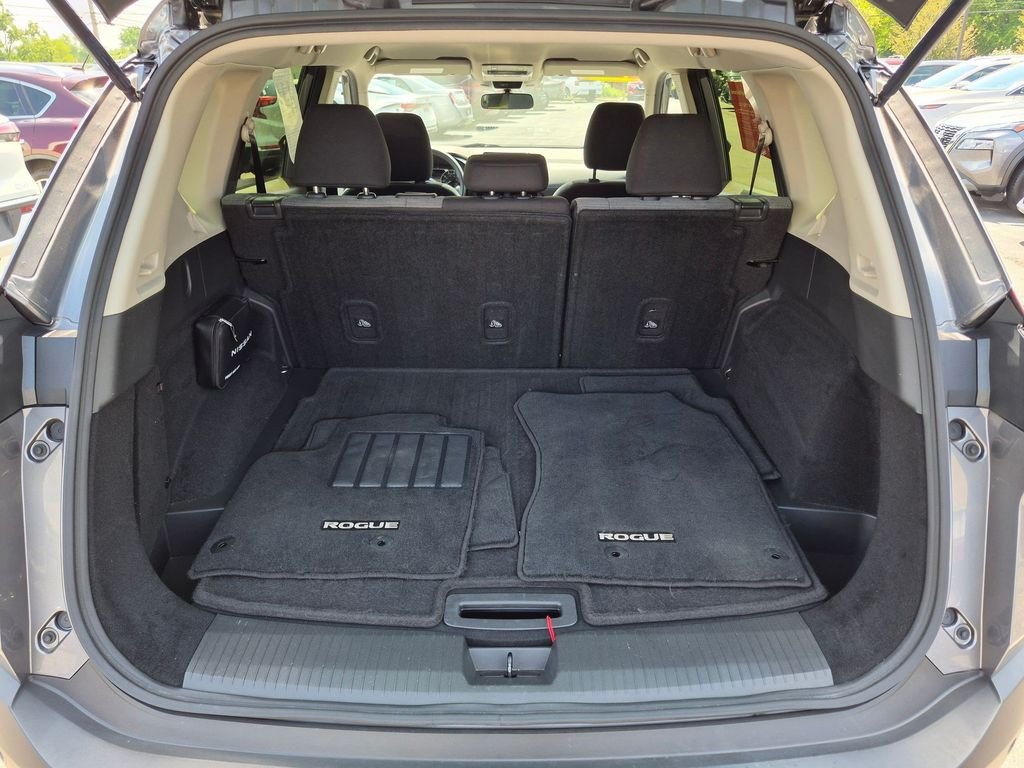 Certified Used 2023 Gun Metallic Nissan SV image 9